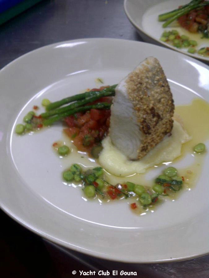 Yacht Club Food 8304